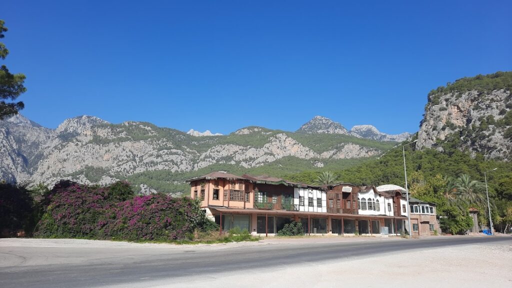 Castle Park Hotel - Saklıkent kayak merkezi oteli