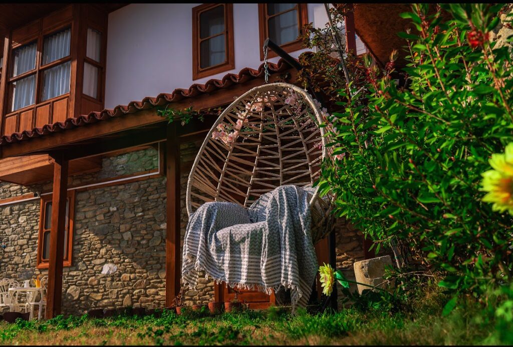 FLORA BİRGİ TAŞ KONAK - Bozdağ kayak merkezi oteli