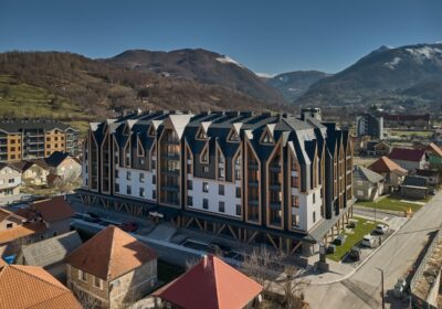 Hotel Wulfenia - Kolašin 1600 Karadağ