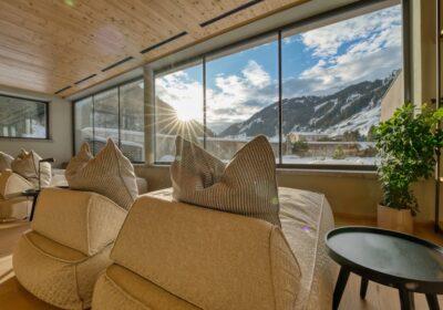 Kayak Otelleri ve Dağ Evleri: Hangisi Kış Tatiliniz İçin Daha İyi? - Fotoğraf: Dominik Neuner / Unsplash