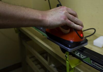 Kayak ve Snowboard Bakımı: Waxlama, Bileme ve Doğru Saklama İpuçları - Fotoğraf: Ostbacher Stern / Unsplash