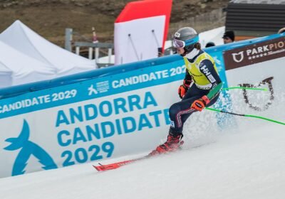 Lucas Pinheiro Braathen, Grandvalira'daki 2023 Dünya Kupası büyük slalom yarışında bitiş çizgisinden geçerken